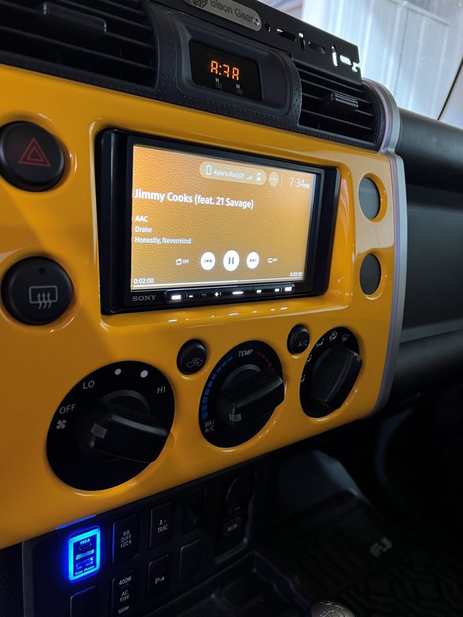 Toyota FJ Cruiser touchscreen stereo install